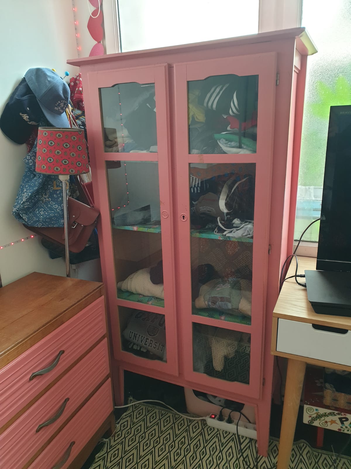Armoire vitrine Rose (à relooker ?) – Image 3