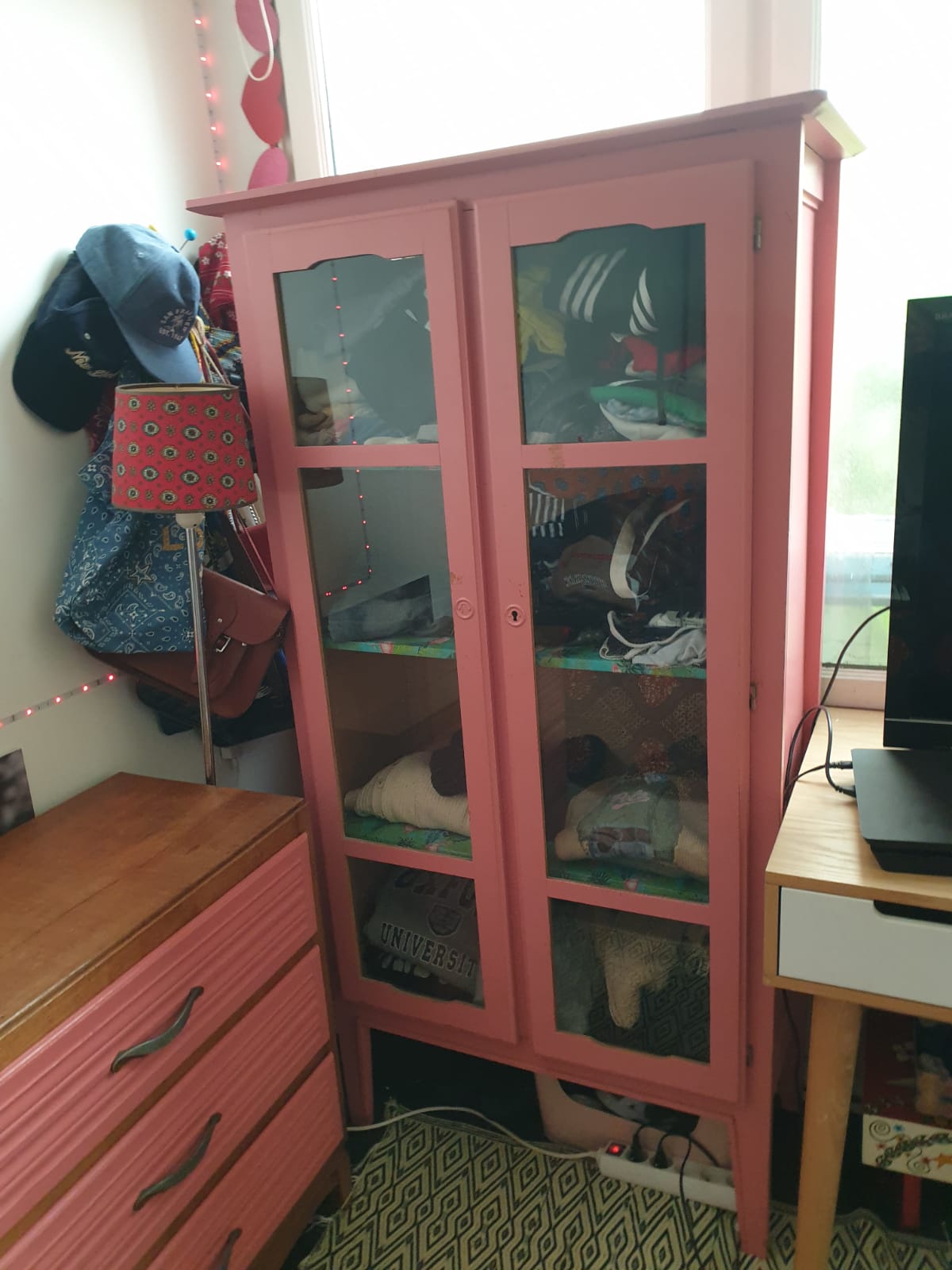 Armoire vitrine Rose (à relooker ?) – Image 2