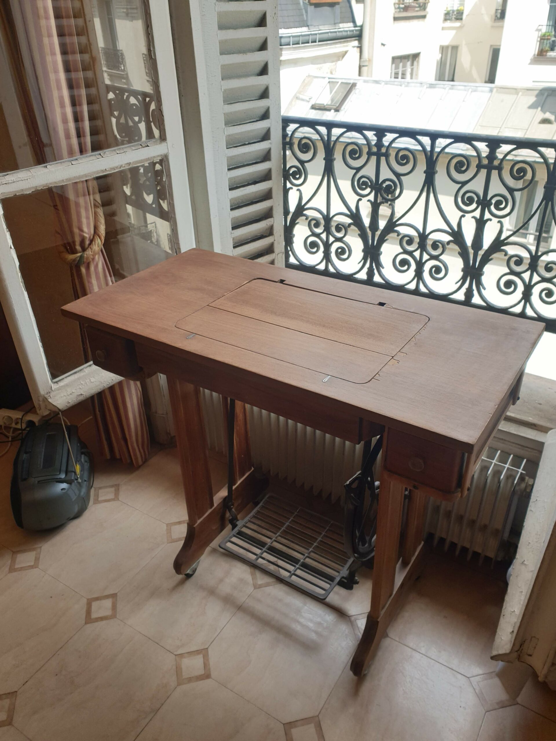 Table de couture ancienne + Machine Singer – Image 7
