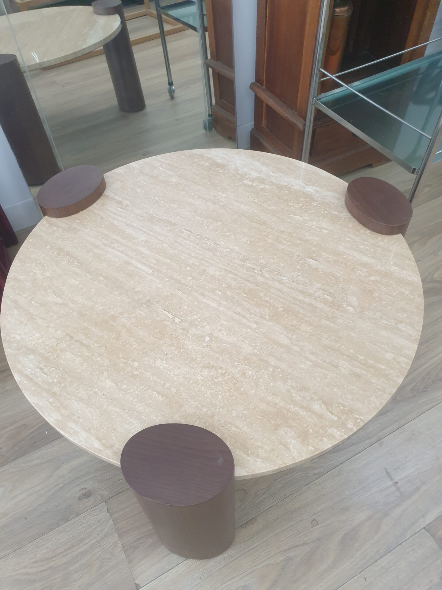 Table basse MIEIS travertin et peau de noyer – Image 3