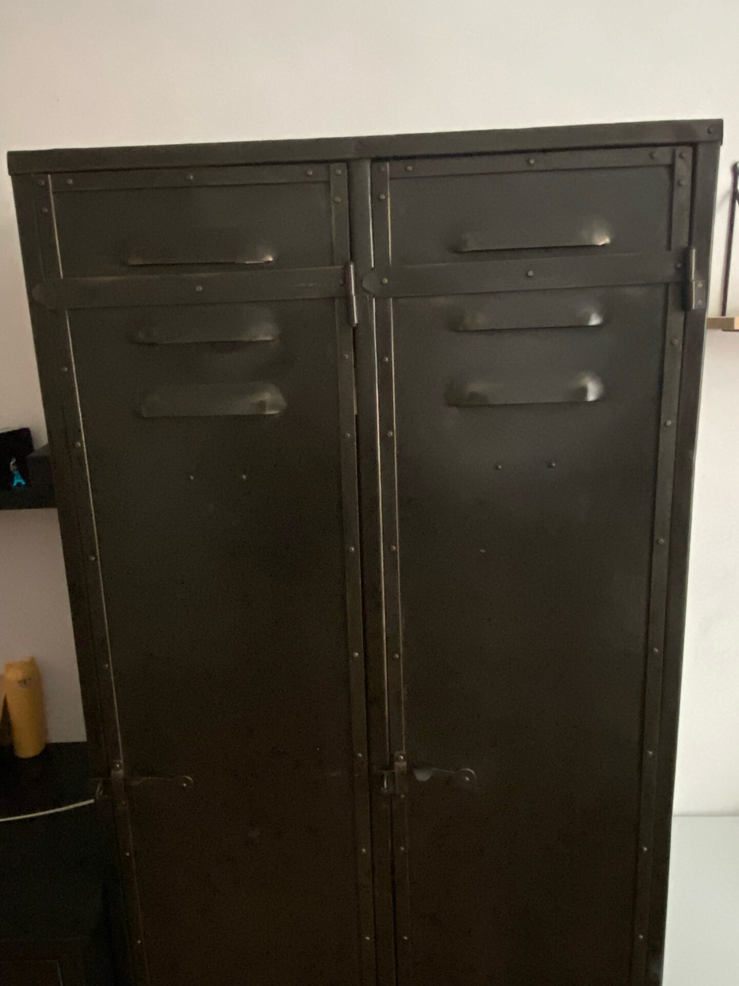 Armoire en métal 2 portes – Image 3