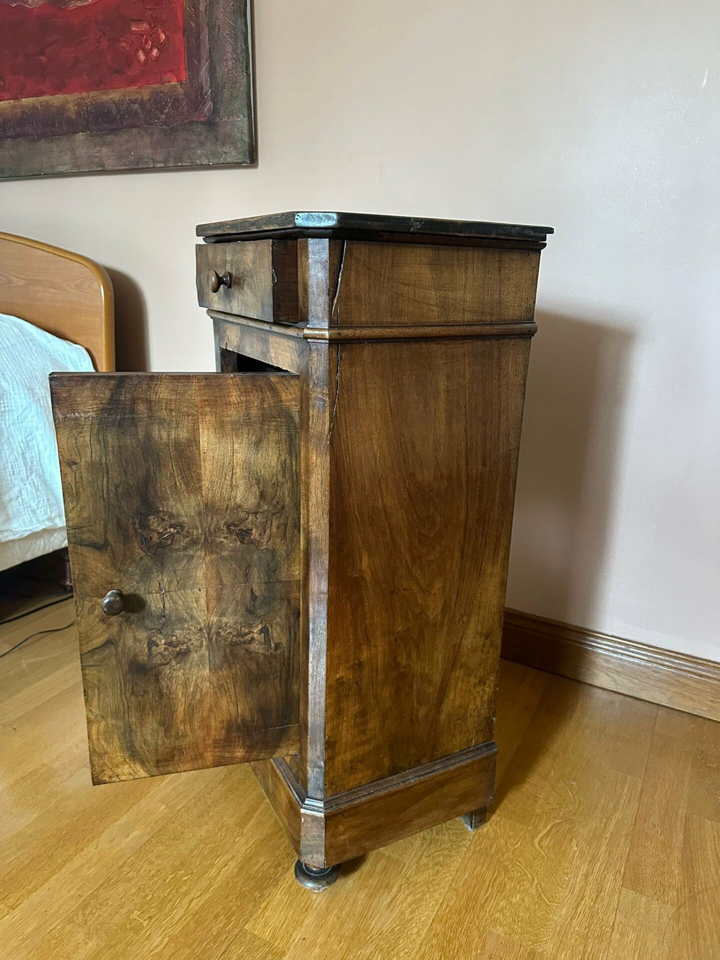 table de nuit ancienne en bois – Image 3