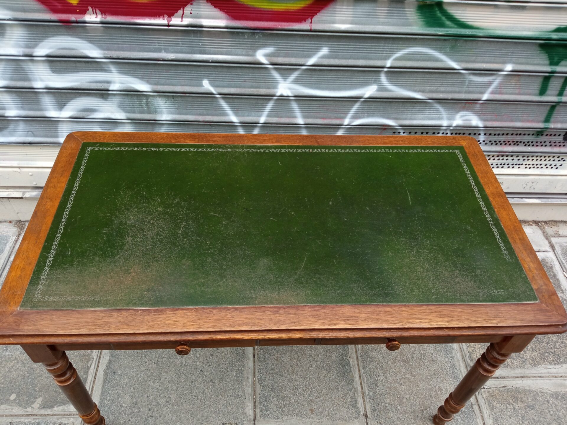 Bureau plat style "Directoire" bois et cuir vert – Image 4