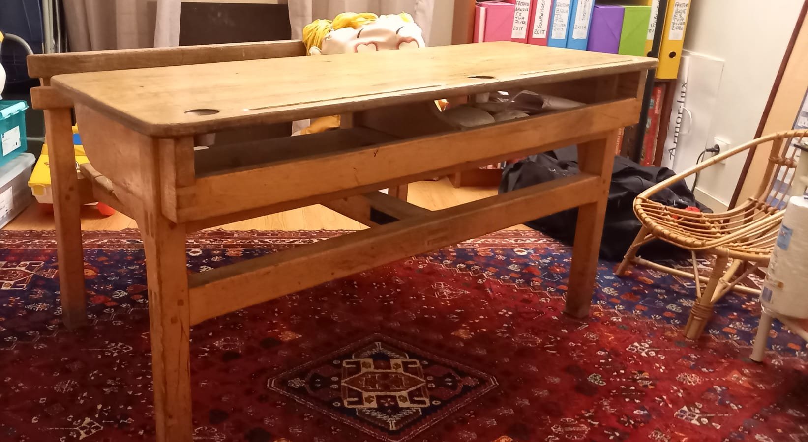bureau enfant double place vintage tout en bois – Image 3