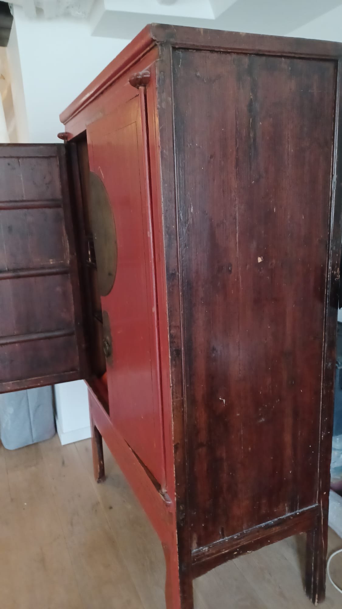 Armoire exotique en bois – Image 3