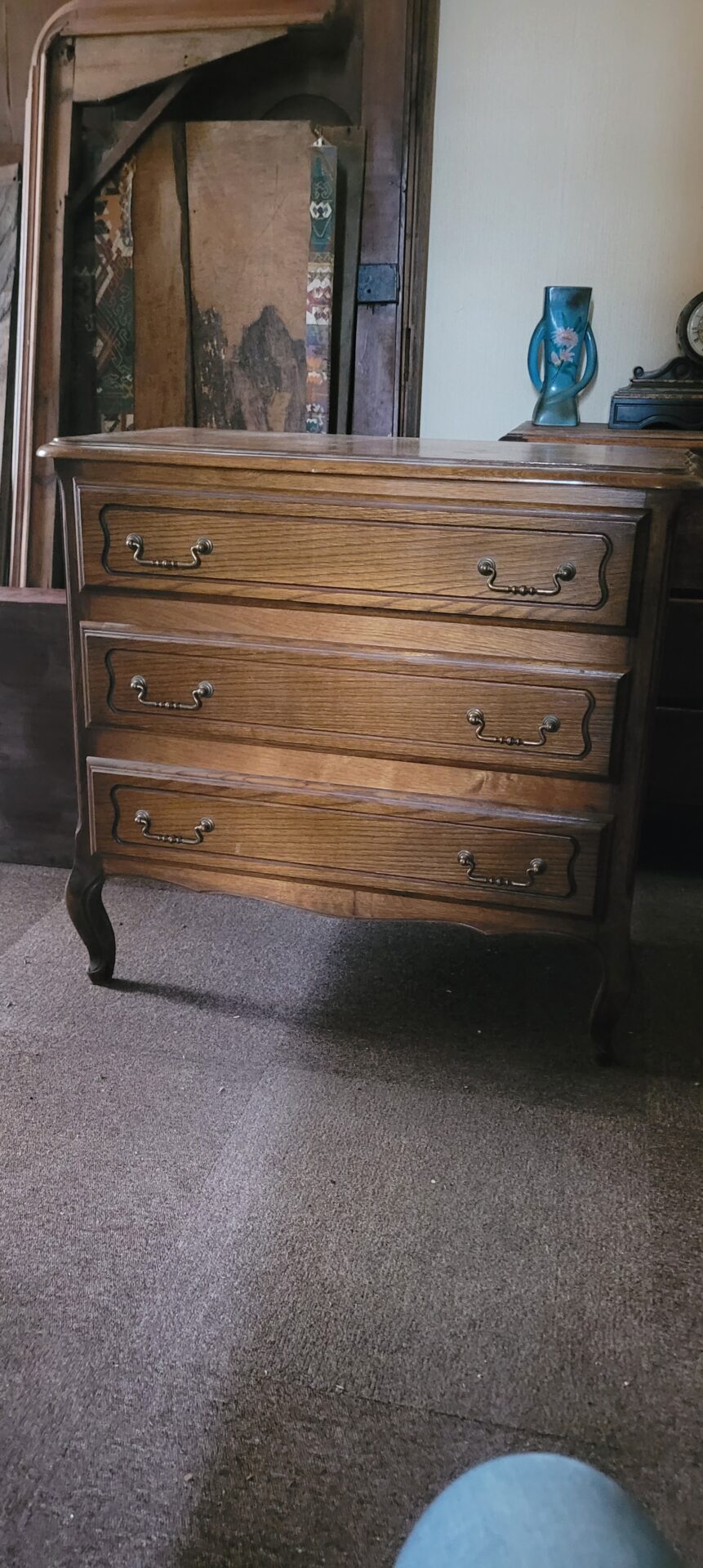 Commode en bois Louis XV – Image 2