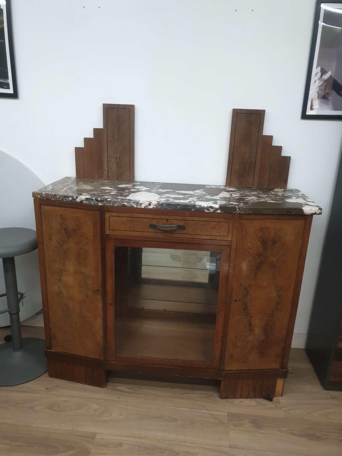 Buffet de salon art déco marbre et noyer – Image 3
