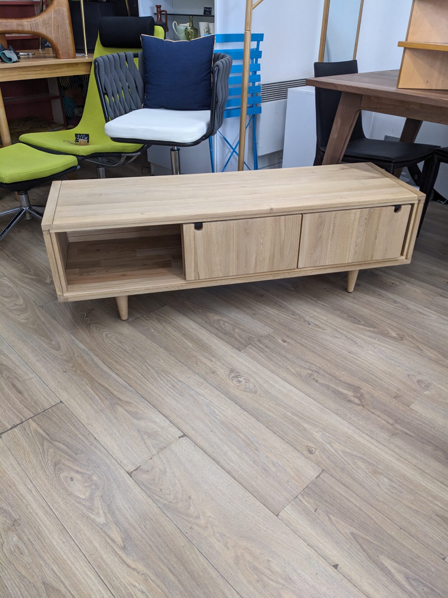 Meuble TV en chêne massif 140cm – Image 4