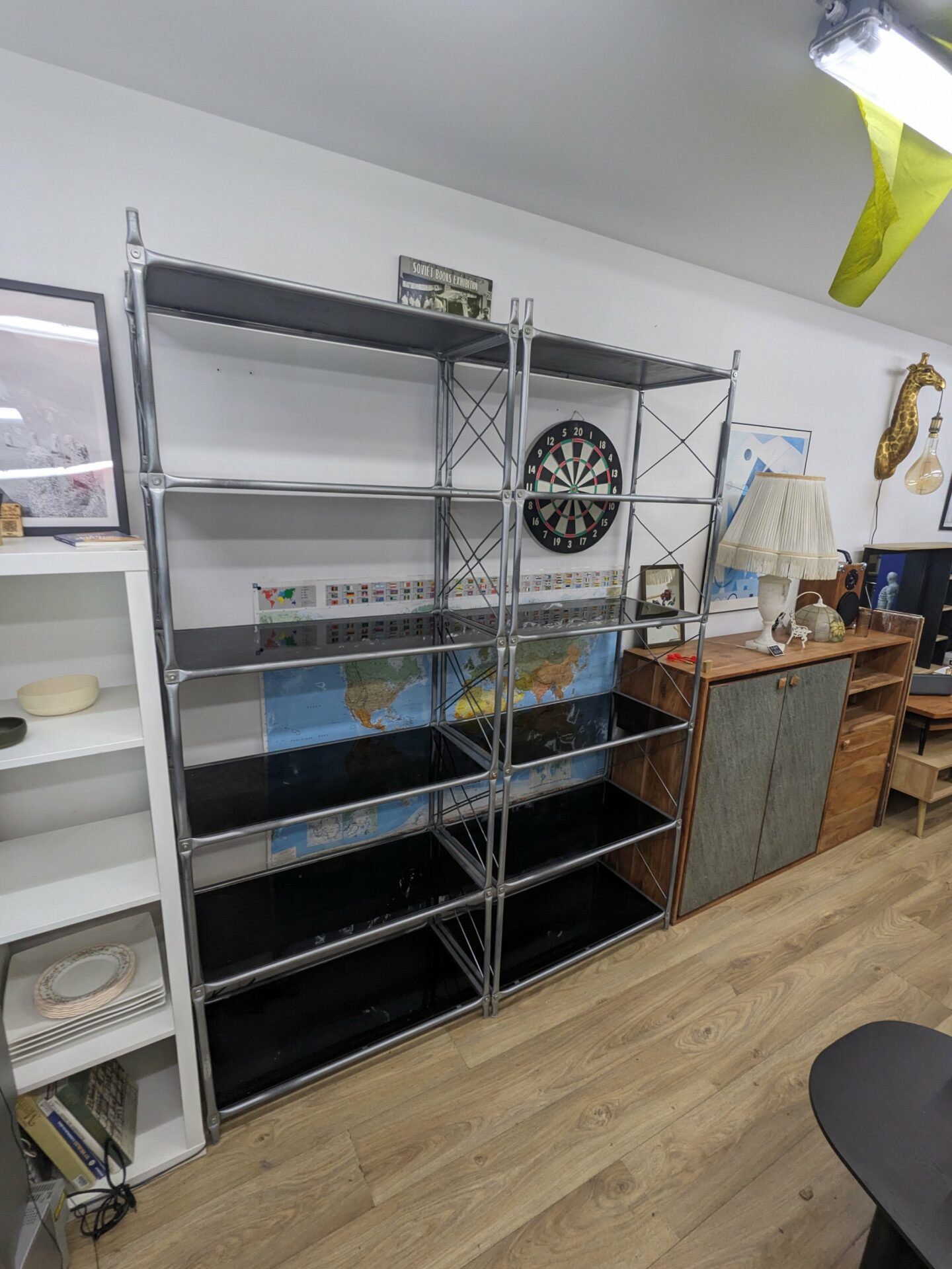 Armoire Ikea vintage métal et verre fumé – Image 2