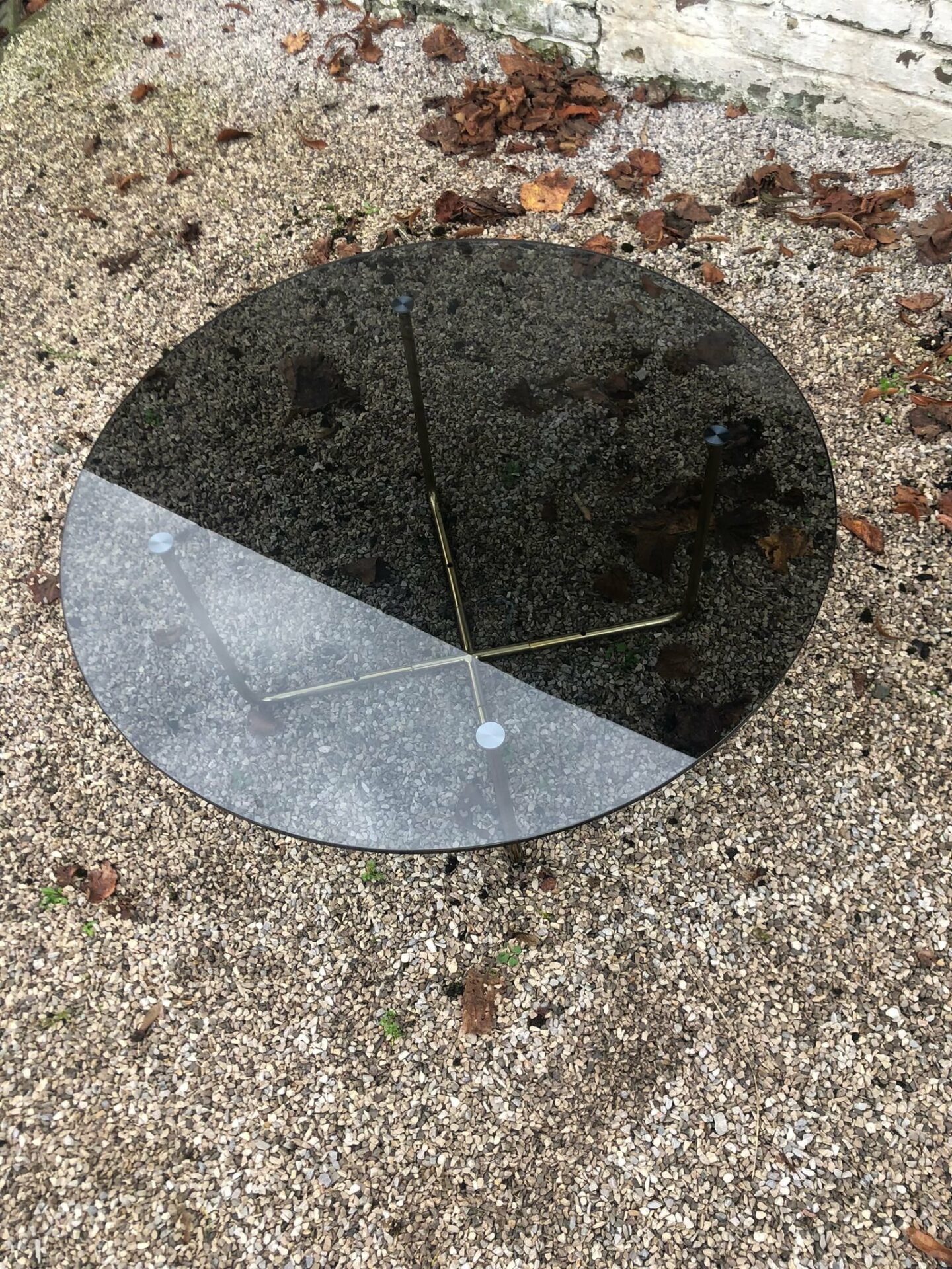 Table basse verre et laiton – Image 3