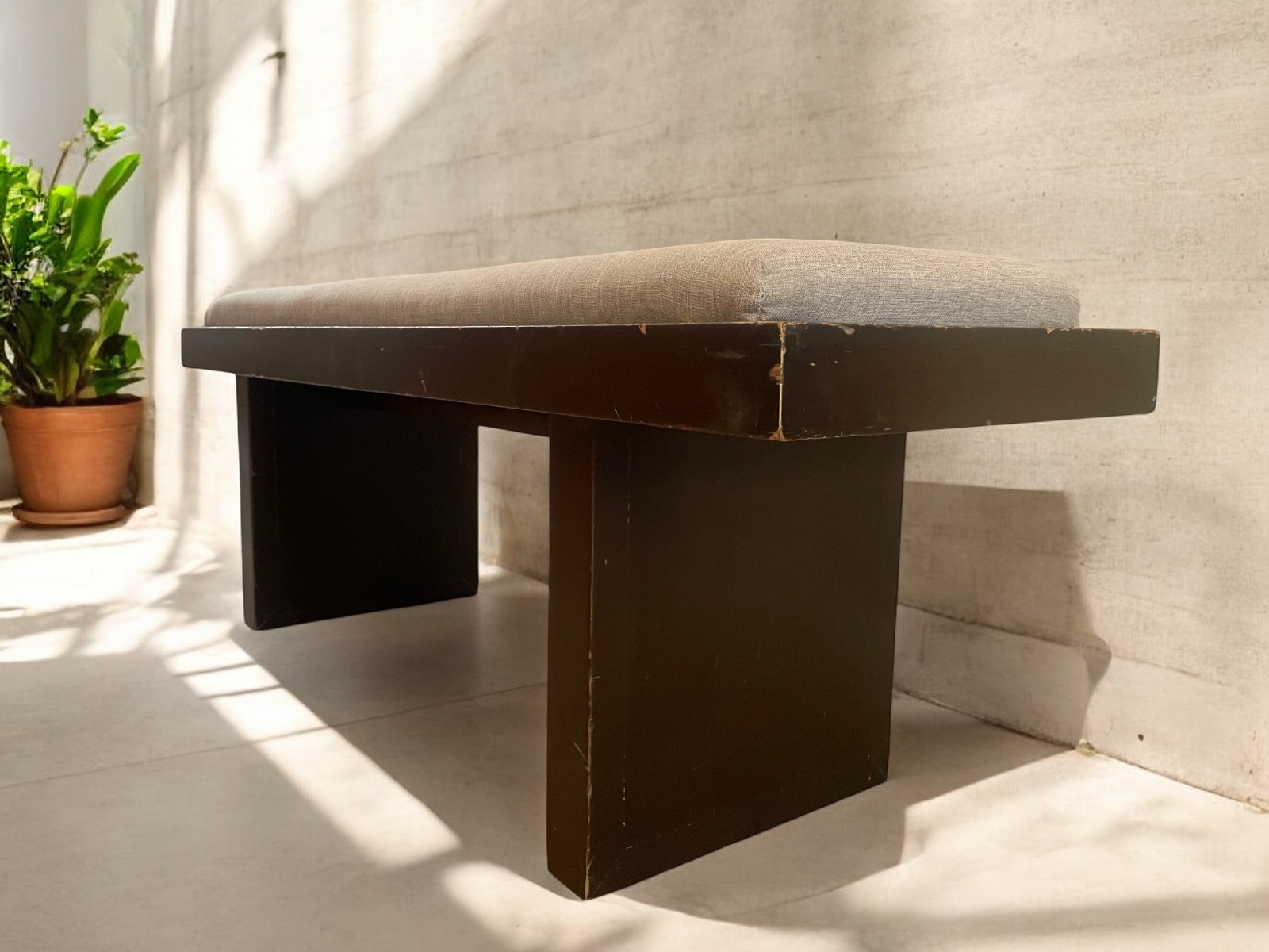 Banc en bois et coussin intégré – Image 2