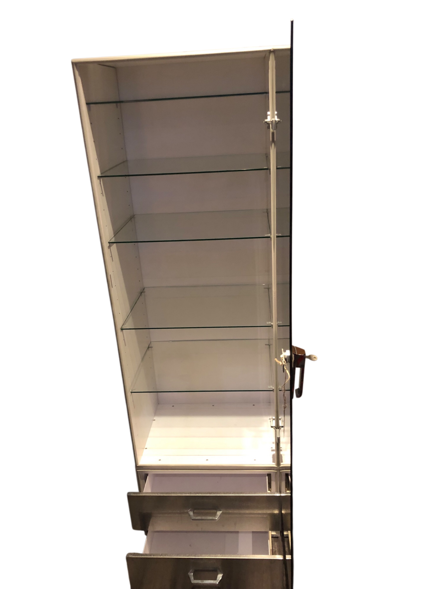 Meuble de métier : Étagères en verre, Tiroirs en metal