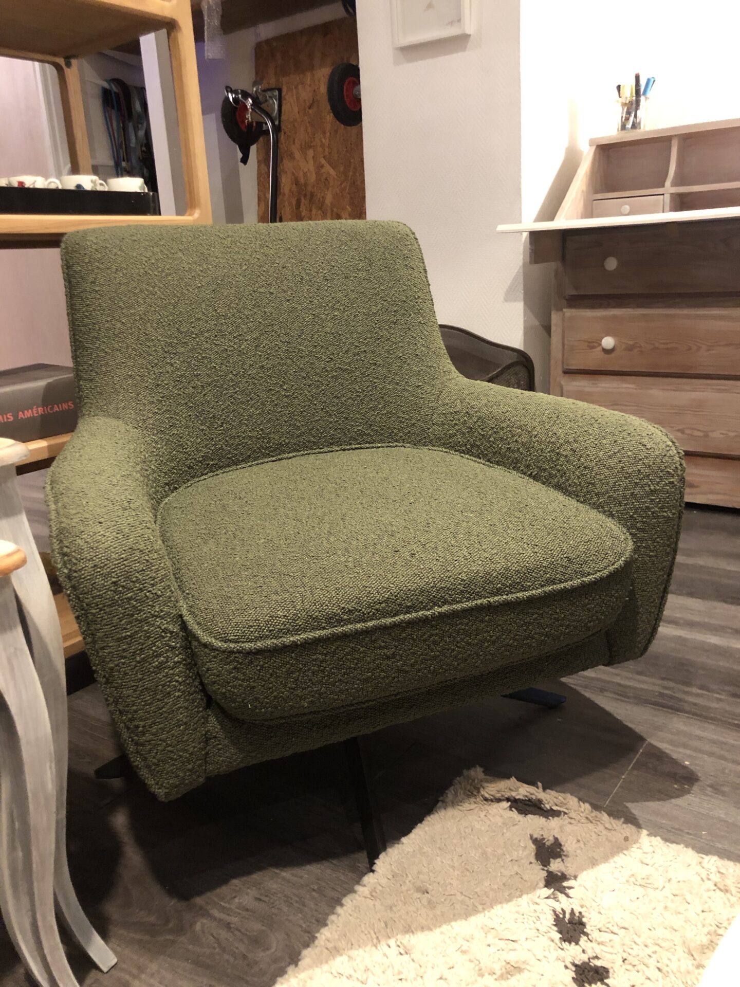 Fauteuil tissu vert, pivotant GOLDEN GUN – Image 2
