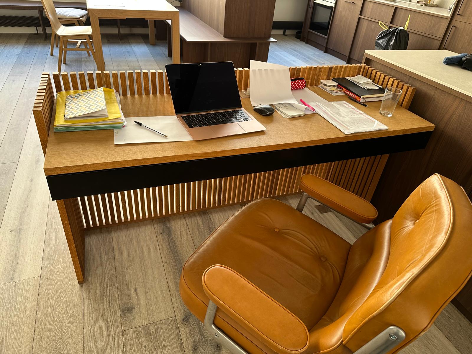 Bureau en bois moderne style "accueil" – Image 4