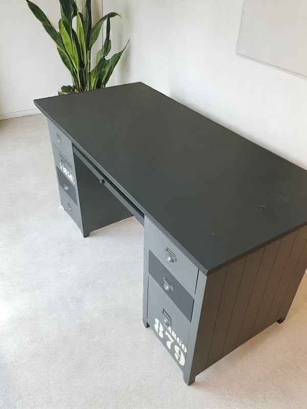Grand bureau en bois de qualité avec tiroirs et rangement – Image 3