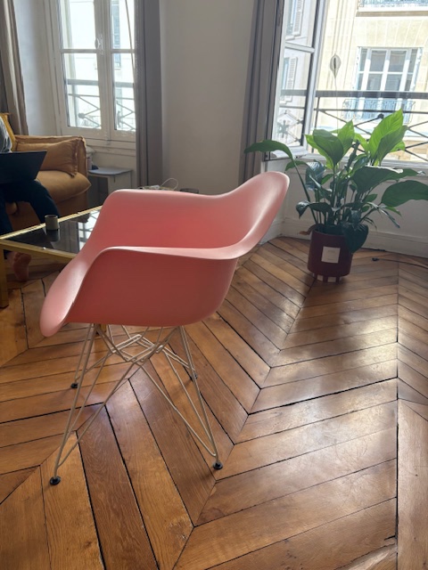 3 Fauteuils noirs SKLUM et 1 rose – Image 7
