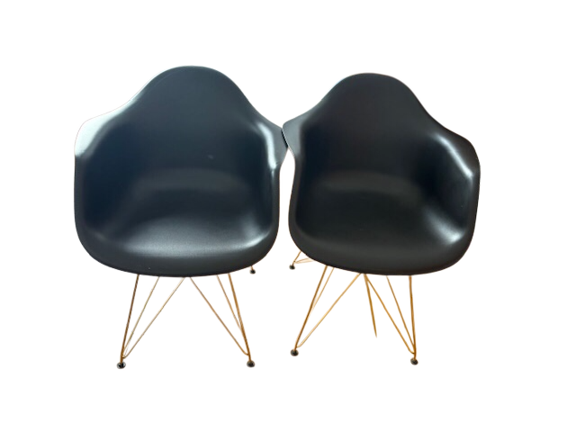 3 Fauteuils noirs SKLUM et 1 rose – Image 2