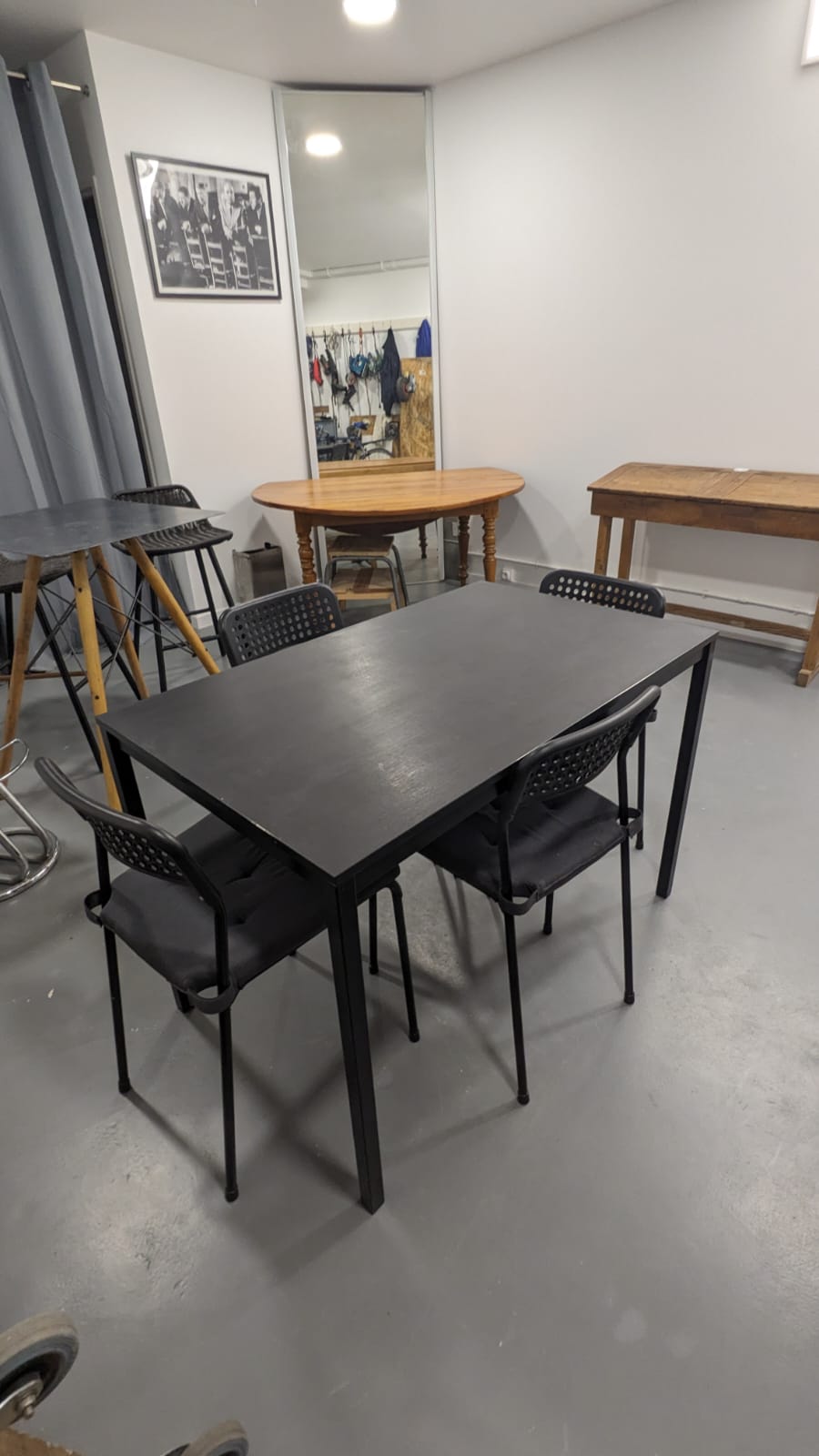 Table a manger Ikea + 4 chaises – Image 3