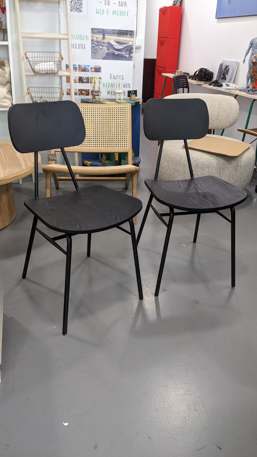 2 chaises en bois Lora – Image 3