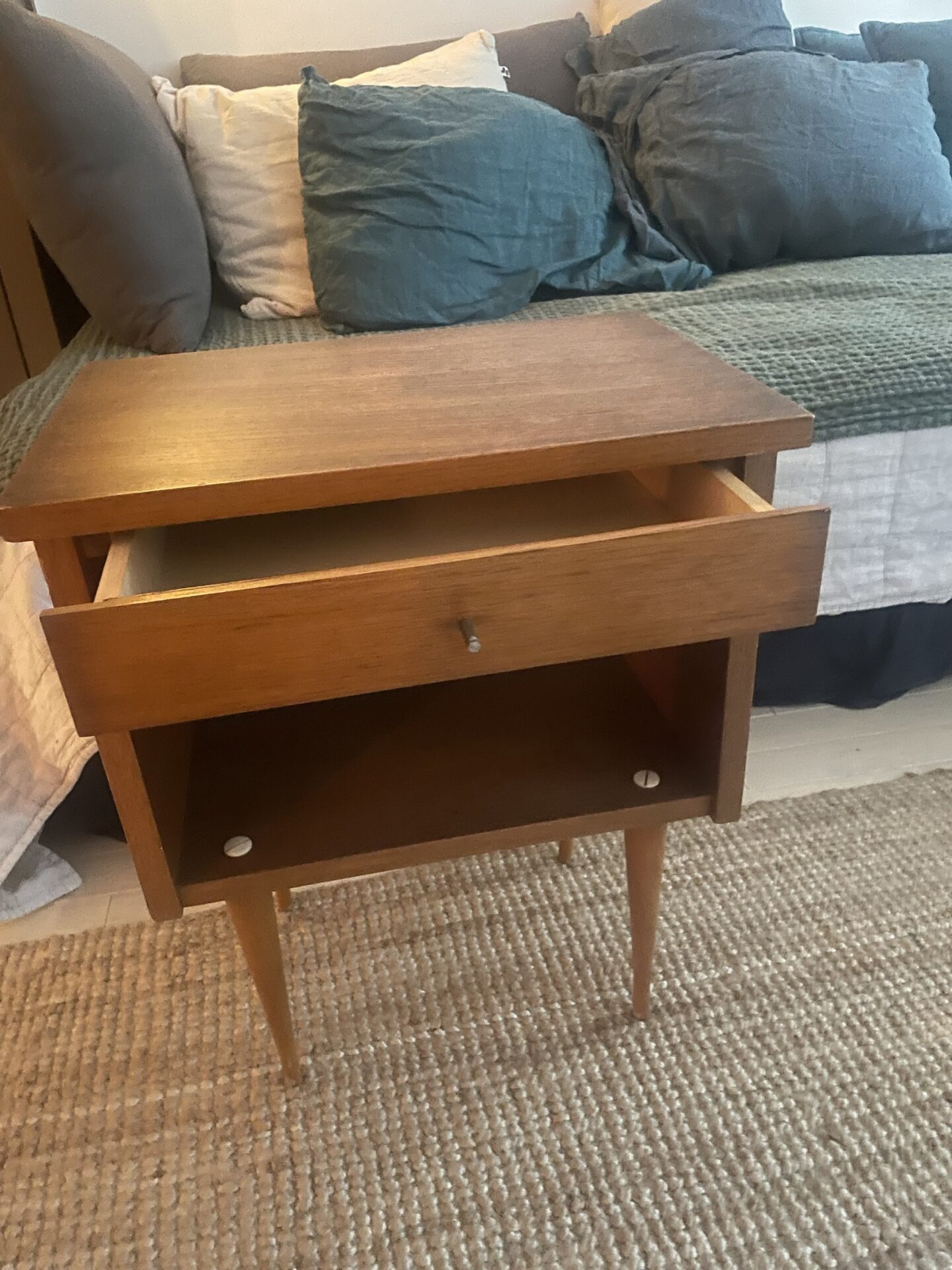 Table de chevet vintage – Image 9