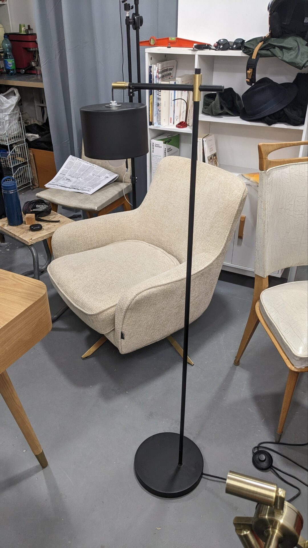 Fauteuil GOLDEN GUN Tweed sable & métal doré – Image 4