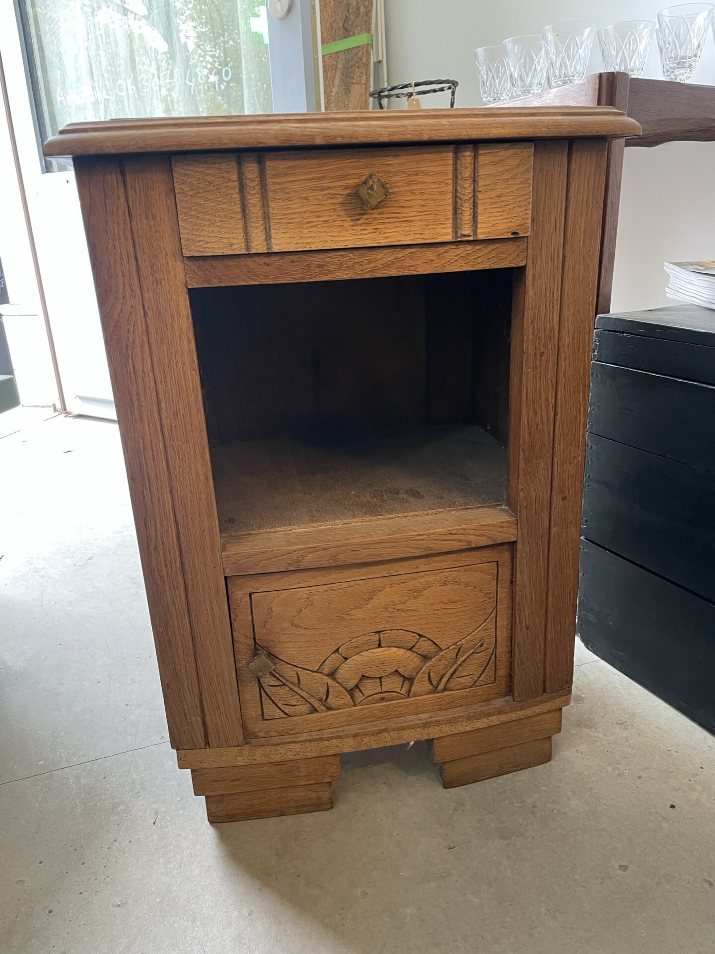 Table de chevet Art Déco – Image 4